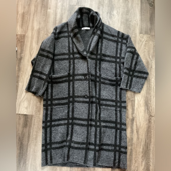 ZARA Gray and Black Plaid Very Thick Cardigan Coat size Medium - Picture 3 of 6